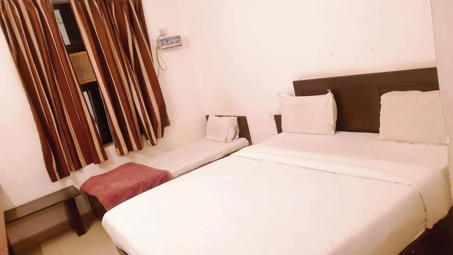 Agra Hotel# Prashant Palace - Near Taj Mahal -Free Wi-Fi And Parking Facilities - A Top Premium Hotel In Agra 4*, Agra (Uttar Pradesh)