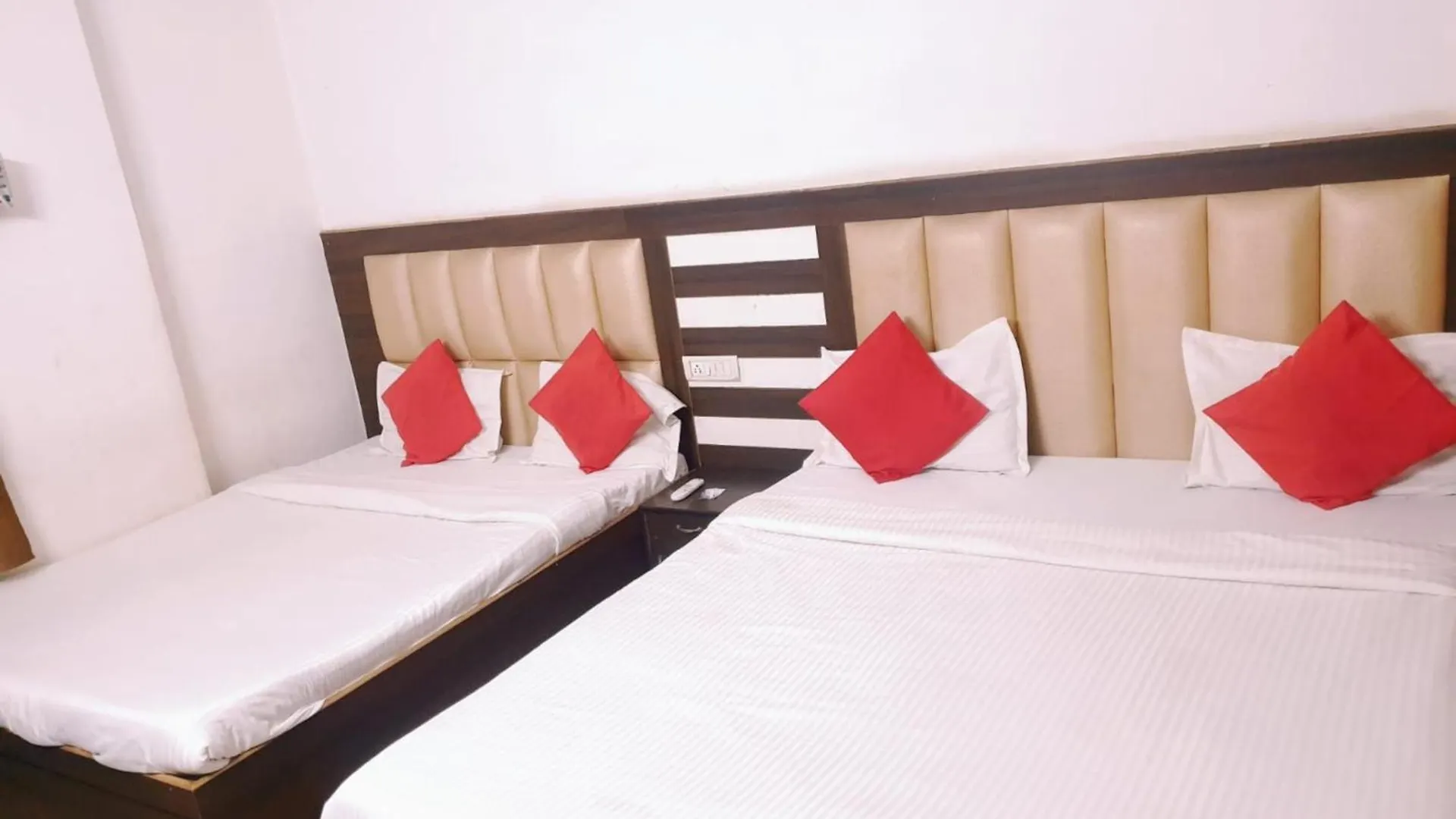 ****  Agra Hotel# Prashant Palace - Near Taj Mahal -Free Wi-Fi And Parking Facilities - A Top Premium Hotel In Agra Indien